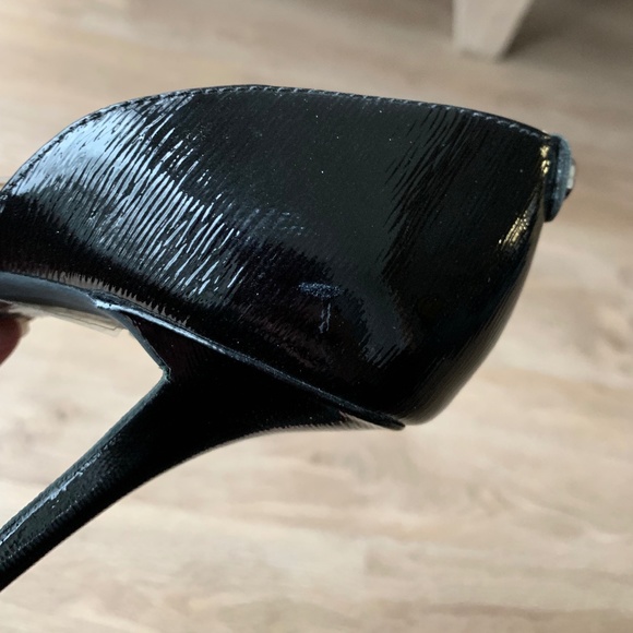 Michael Kors pointed toe D'Orsay black pumps - Picture 8 of 9